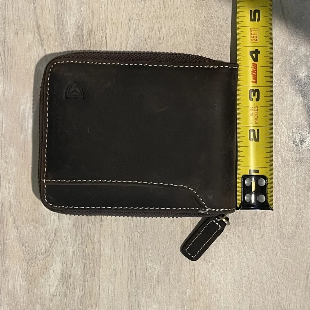 Fine‎ Brown Leather RFID Zip Around Men's Wallet. NWOT